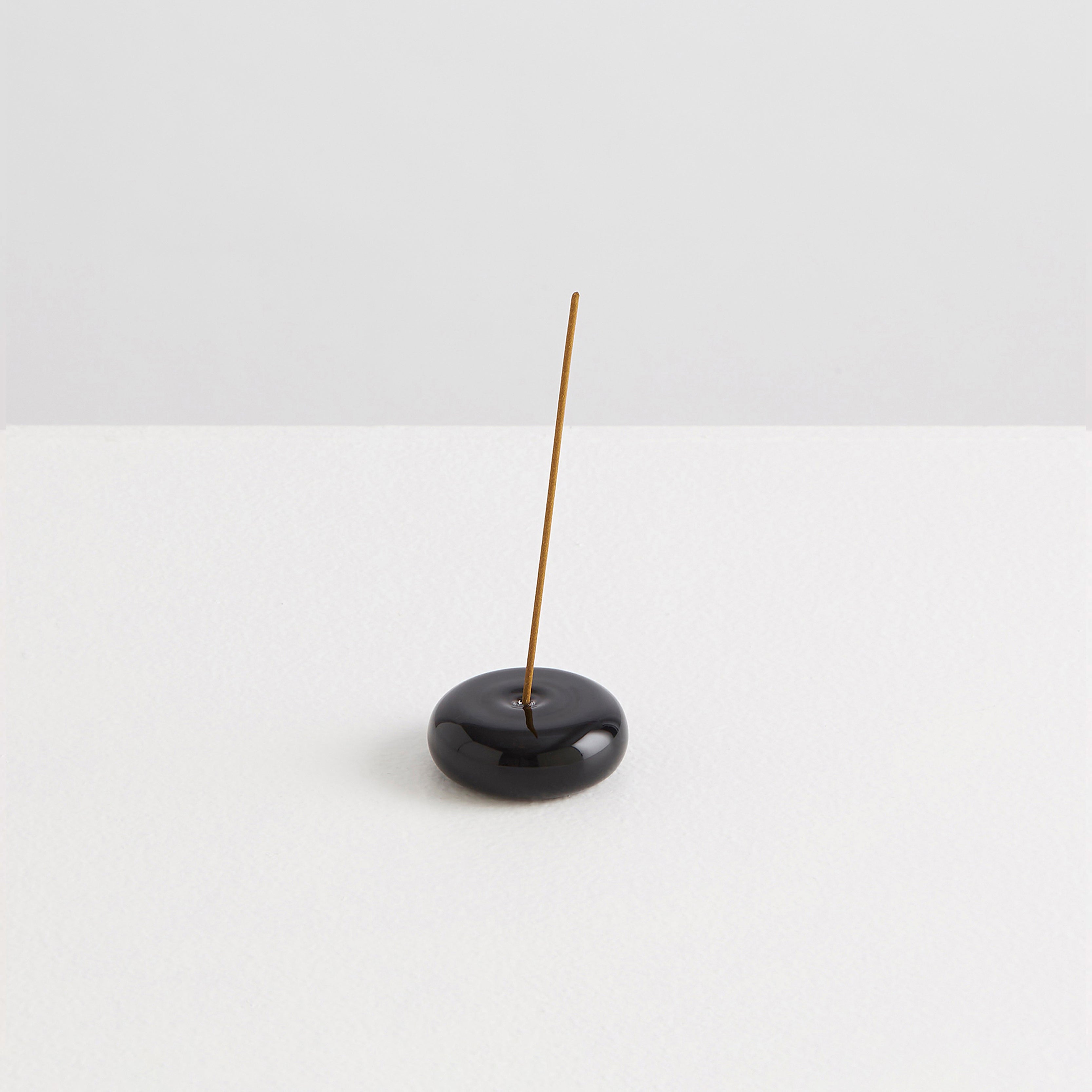 お香 TIGHTBOOTH GLASS INCENSE HOLDER BLACK GLASS INCENSE HOLDER - TIGHTBOOTH® タイトブース オフィシャル
