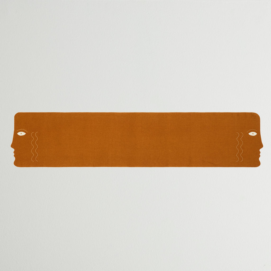 Tête à Tête Table Runner